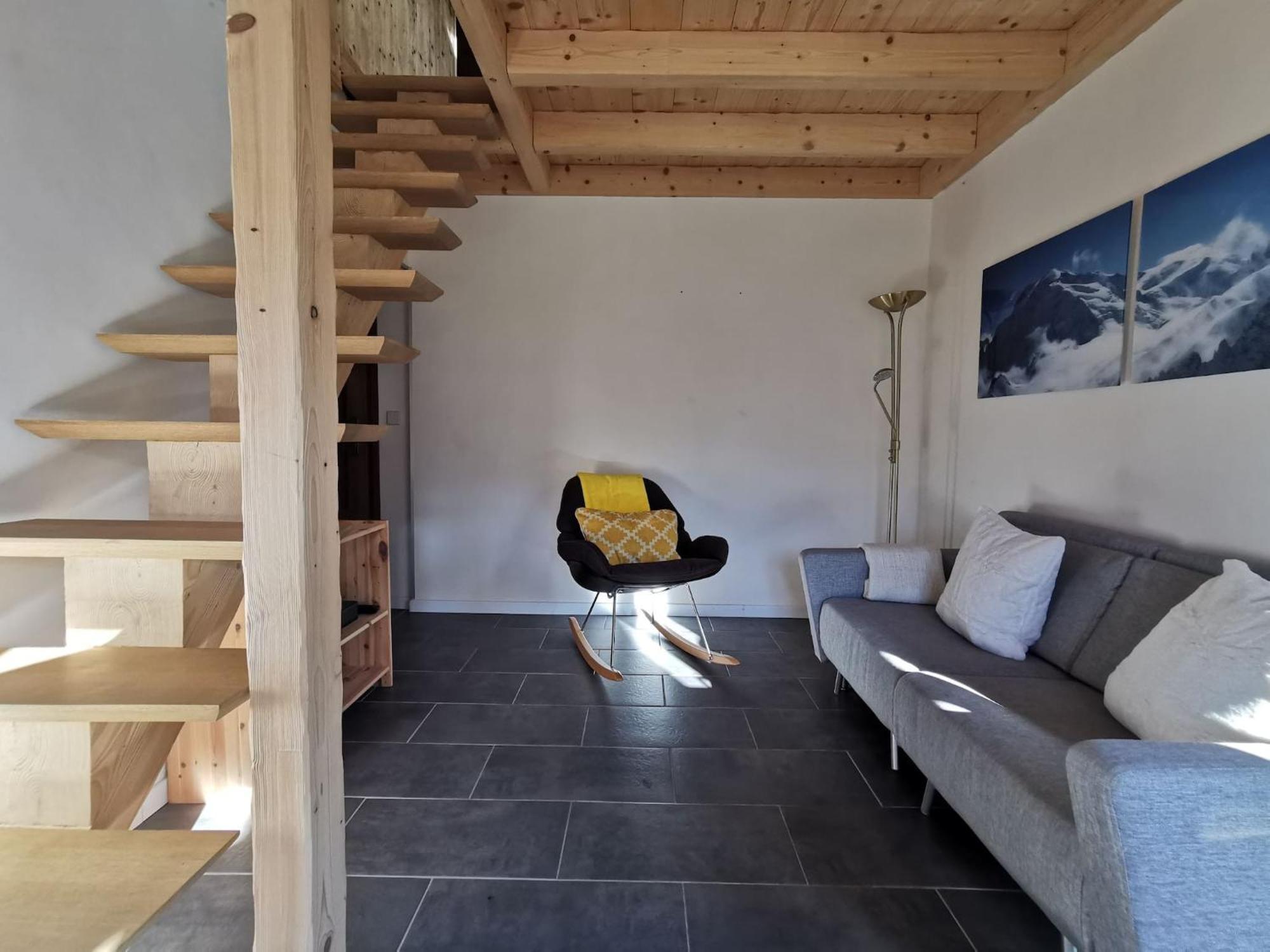 شقة Apt Nala - Sunny Renovated Duplex - 2Bed Apt - Views - Hikes ليز أوش المظهر الخارجي الصورة