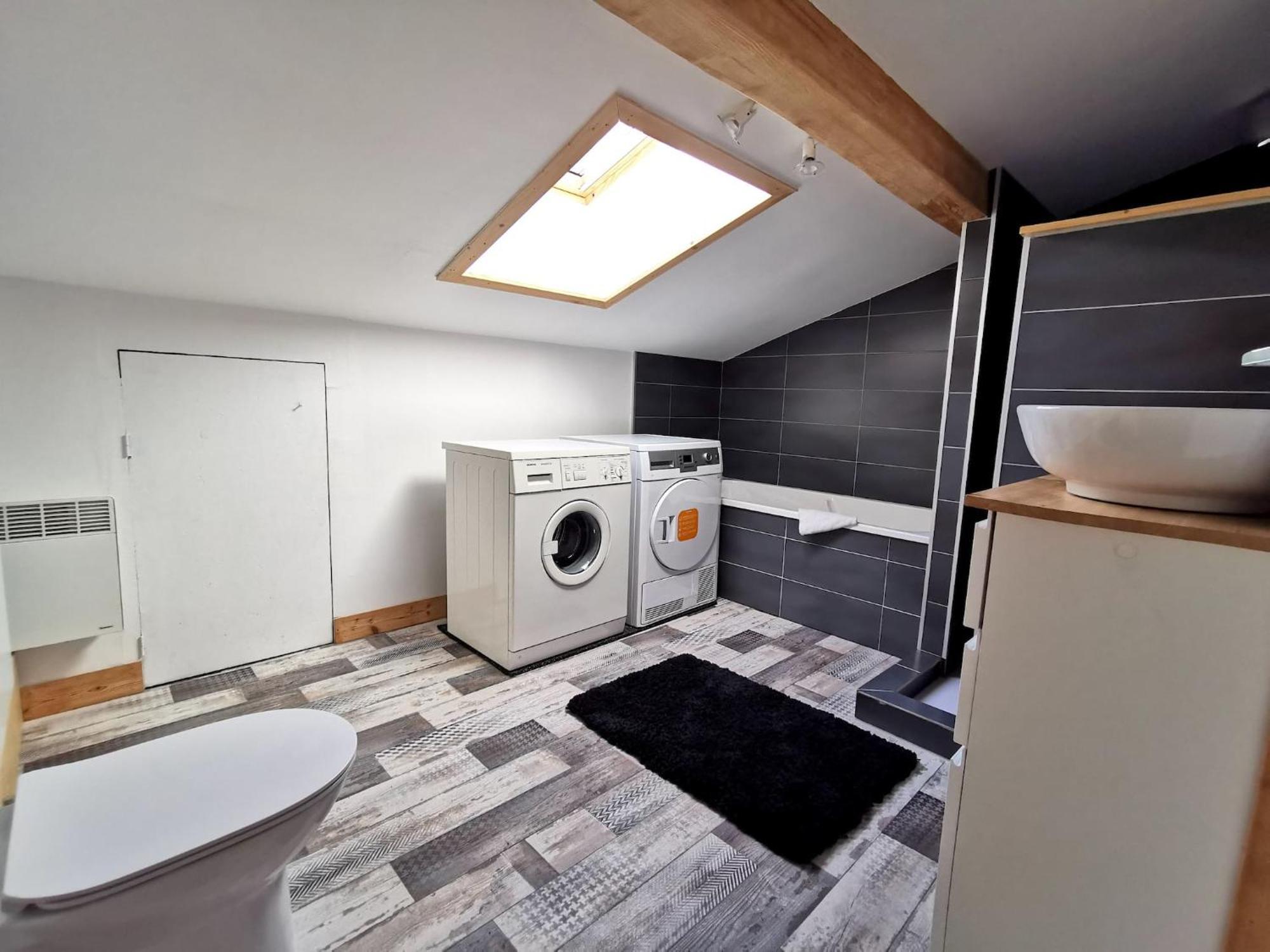 شقة Apt Nala - Sunny Renovated Duplex - 2Bed Apt - Views - Hikes ليز أوش المظهر الخارجي الصورة